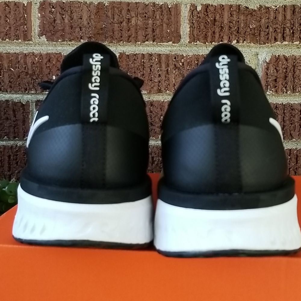 Odyssey React Flyknit Black / White Run / Walking - Picture 7 of 7